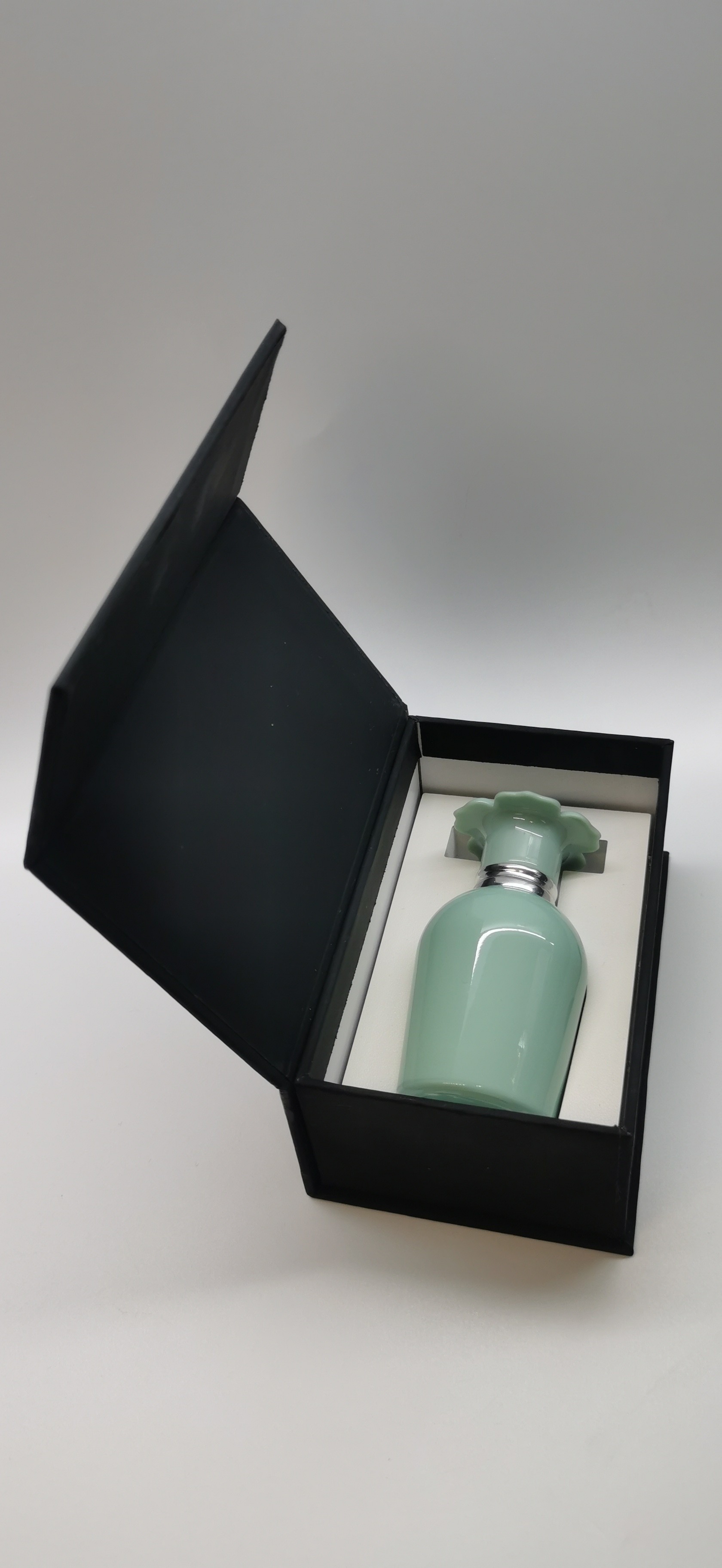 Luxury Pocket Perfume Bottle Plastic Flower Shaped Cap For Lady