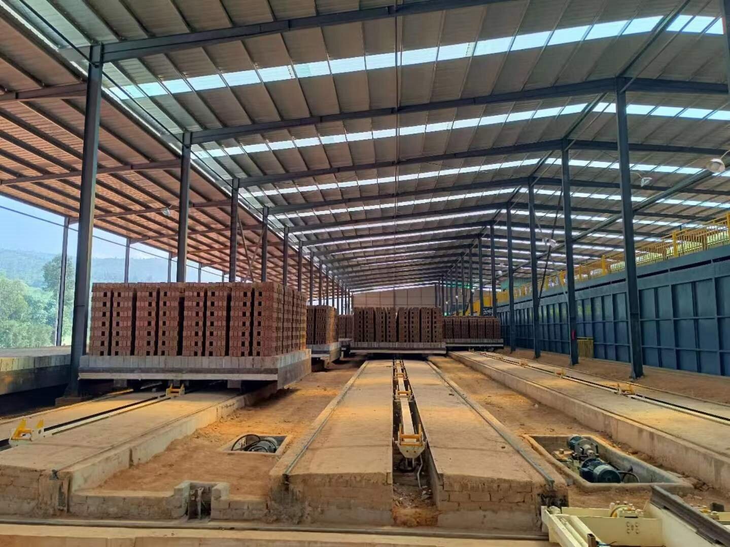 Burning Clay Bricks Tunnel Kiln Brick Macking Plant with 4.8m Kiln Section