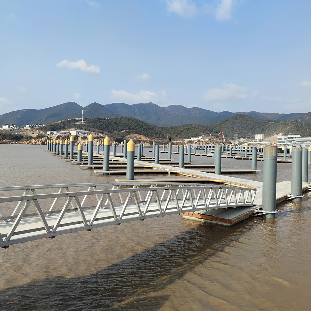 Marine Grade Floating Dock Aluminum Alloy 6061-T6 Gangways Ramps Floating Walkway For Marina Use