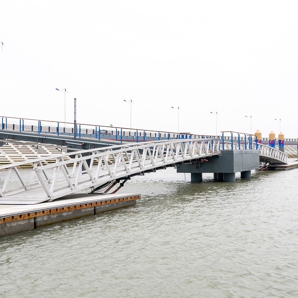 Long Lifespan Aluminum Gangway Rameps Marina Floating Walkway Dock For Yacht Boat Ship Use
