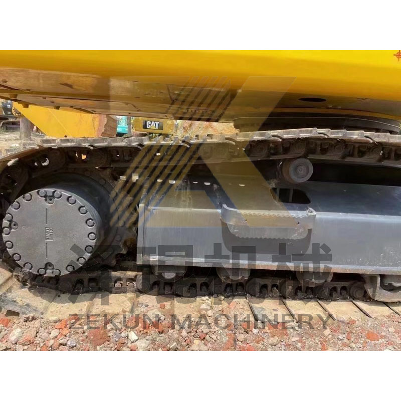 Used Komatsu PC200-8 PC200 Excavator Earth Moving Machine with 0.8m3 Bucket Capacity