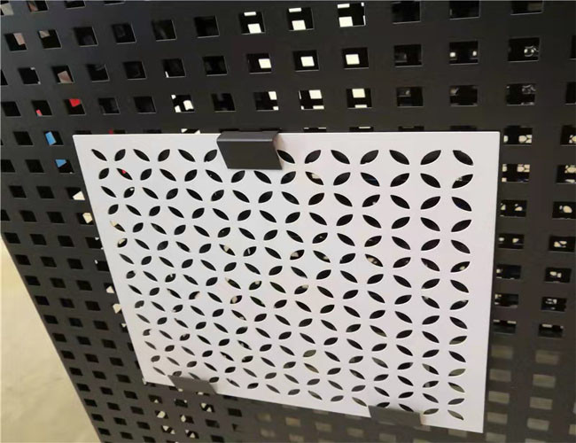 10 × 20 Mm Anti Skid Diamond Wire Mesh 0.5mm Thickness