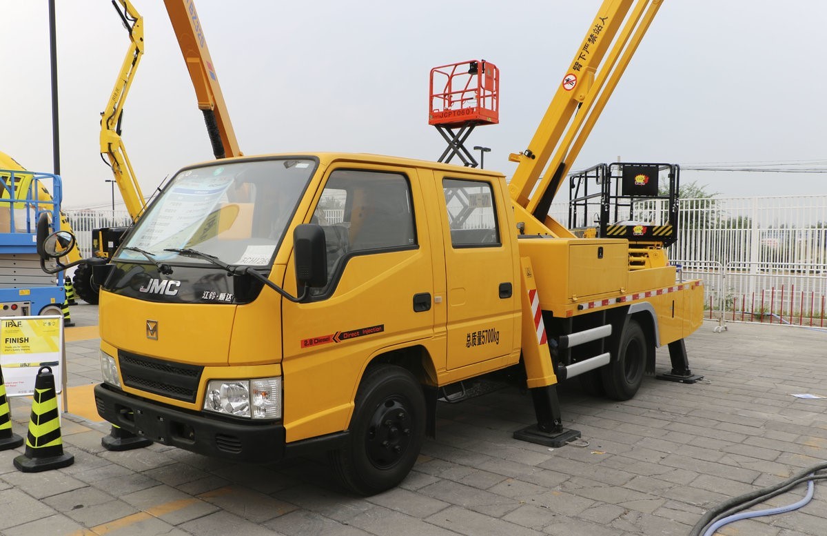 China 38m Aerial Lift Truck Made By Factory Telescopic Working Platform Aerial Vehicles