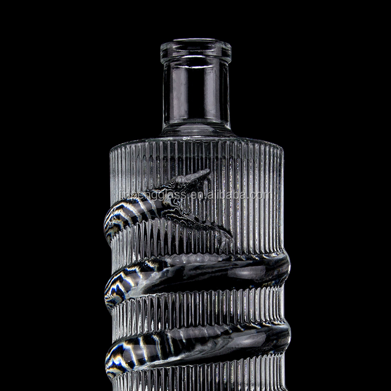 Customized Logo Clear 750ml Bar Top Emossed Snake Drawing Glass Bottle for Vodka Cylinder