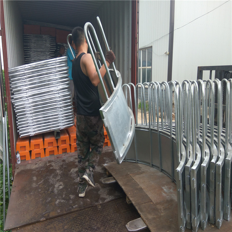 Hot Dipped Galvanized Steel Sheep Fence Panel  Round Bale Feeder