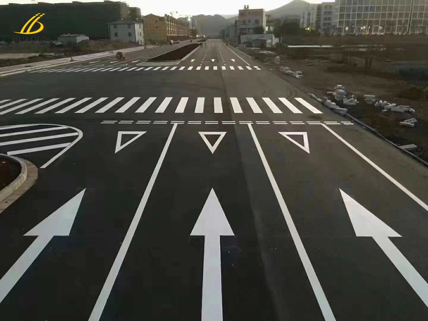 Manufacturing Line Traffic Road Marking Paint 25 Kg Road Sign Paint Coating Reflective Hot Melt Thermoplastic Marking Paint