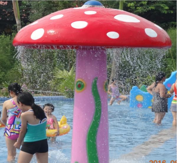 Mushroom Group Kids Spray Park Equipment , Customized Fiberglass Decoration for