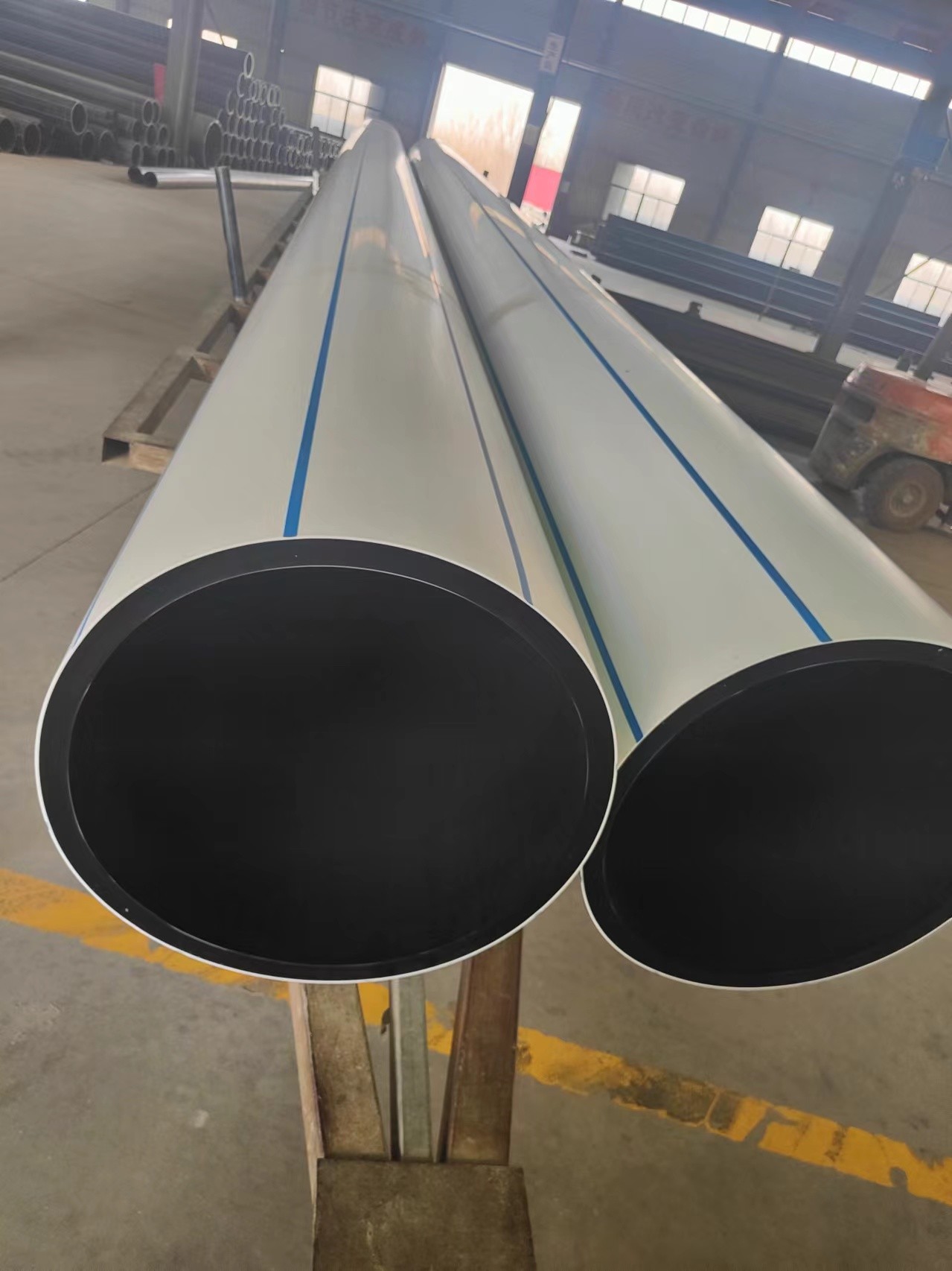 HDPE PE100 Dredging Pipe With Superior Impact Resistance And Steel Flanges