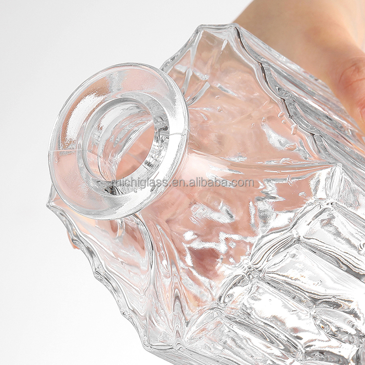 Customize Sealing Type Super Flint 70cl 75cl Empty Whisky Glass Bottle for Products