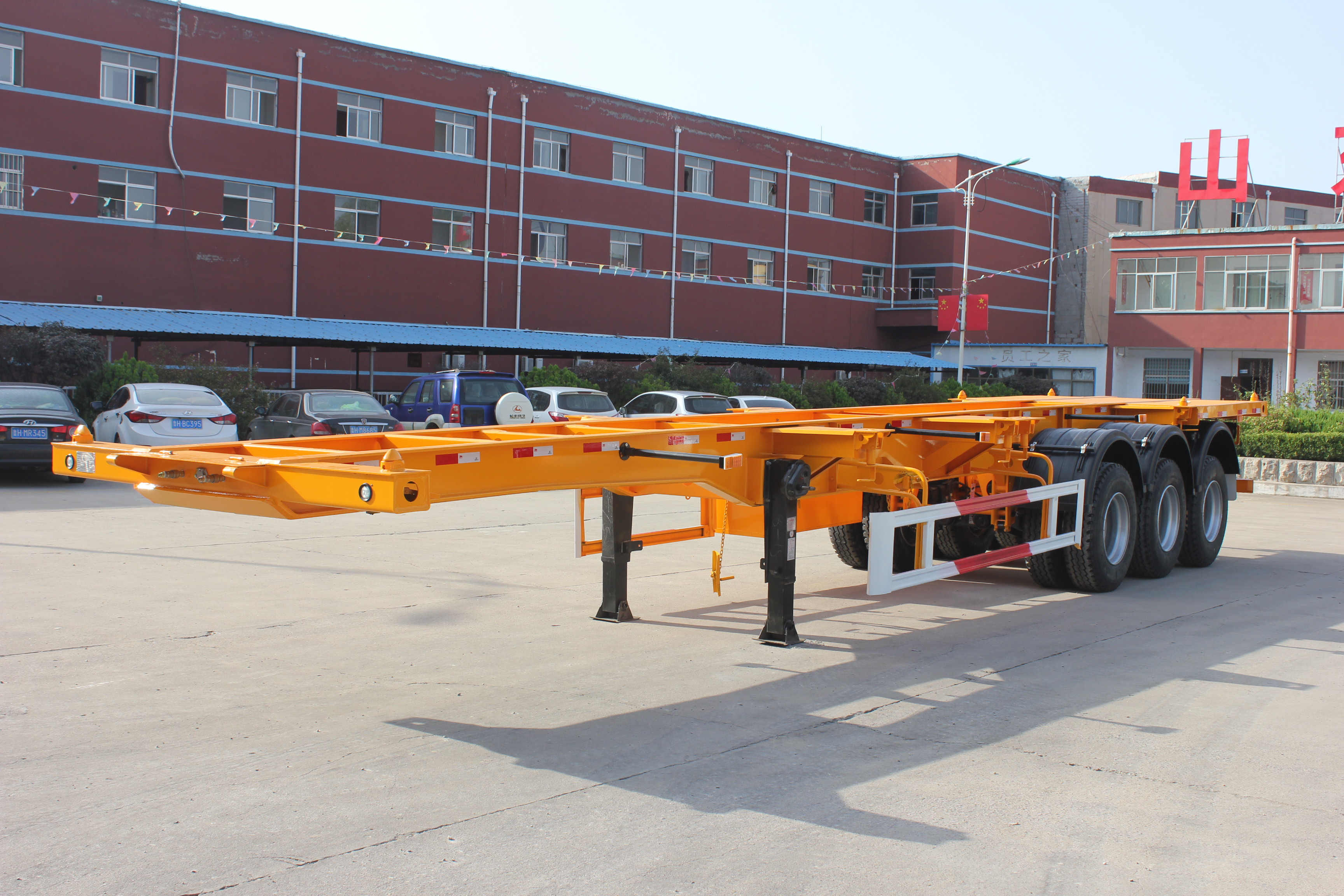 20ft/40ft Chassis Container Carrier Truck Semi-Trailer with 3 Axis and Twist Lock No 8/12