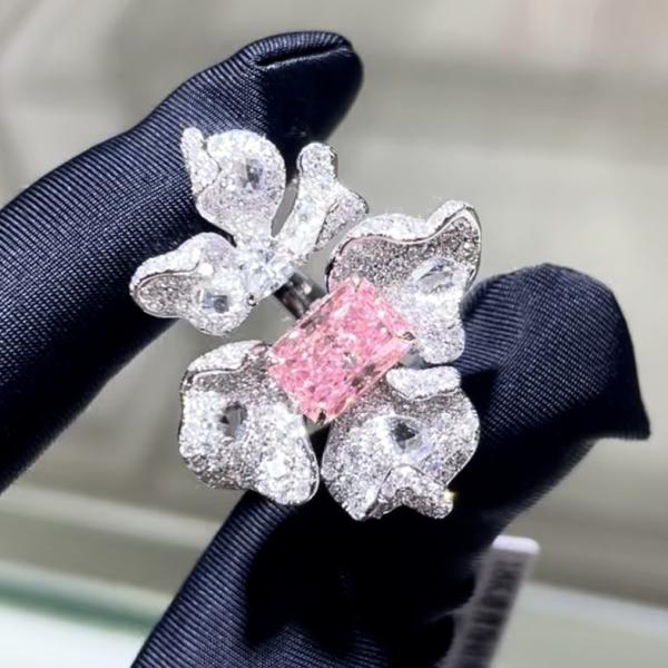 18k Radiant Shape Luxury Design Ring Lab Grown Pink Diamond Ring Beautiful