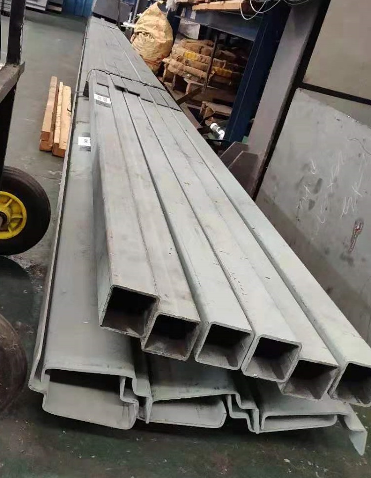 Sand Blasting 4.5mm Corten Steel C Type Z Type Shipping Container Bottom Side Rail Container Parts and Accessories