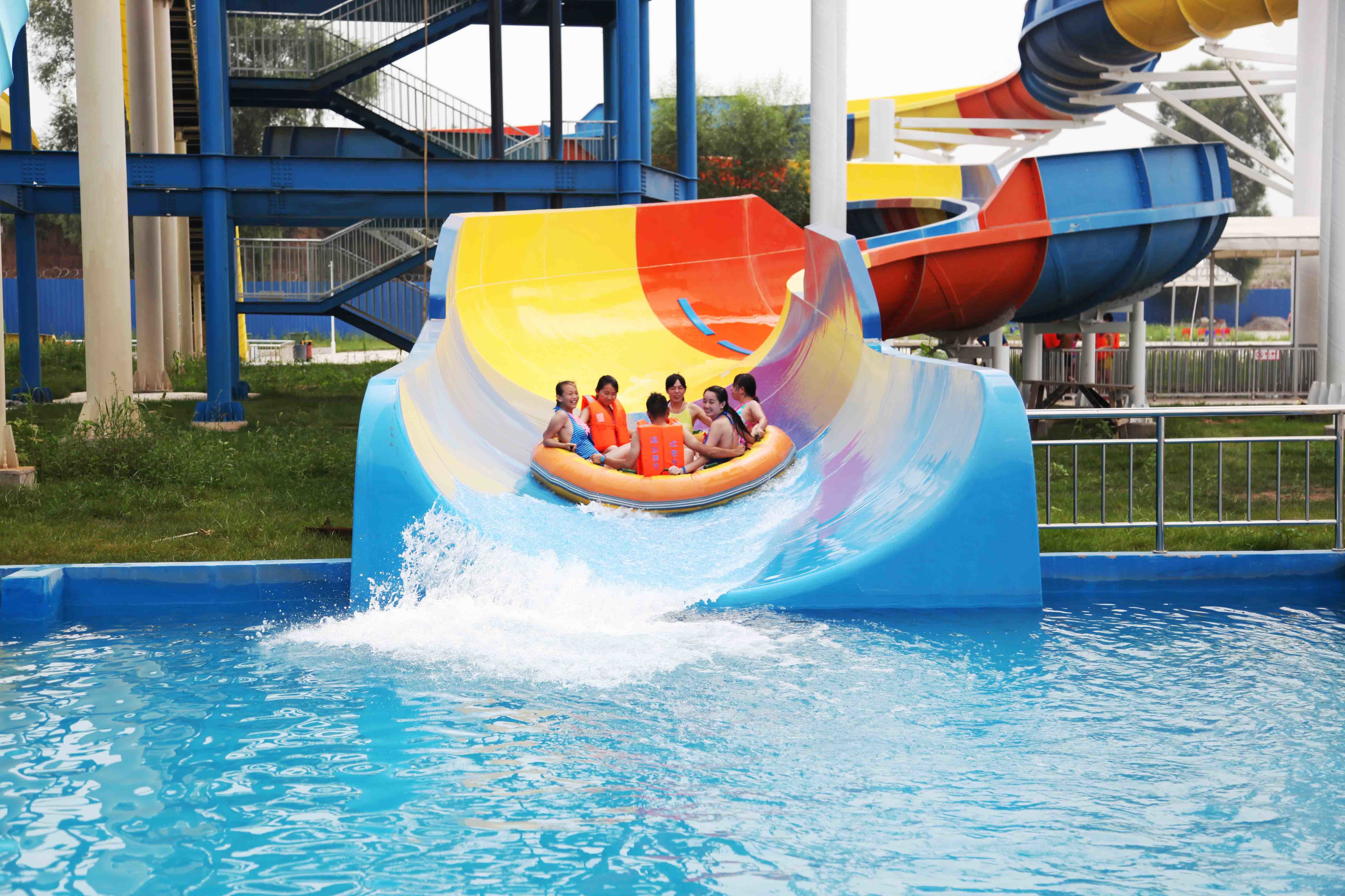 FRP Custom Water Slides , 6 People Fiberglass Family Slide , Aqua Park Equipment