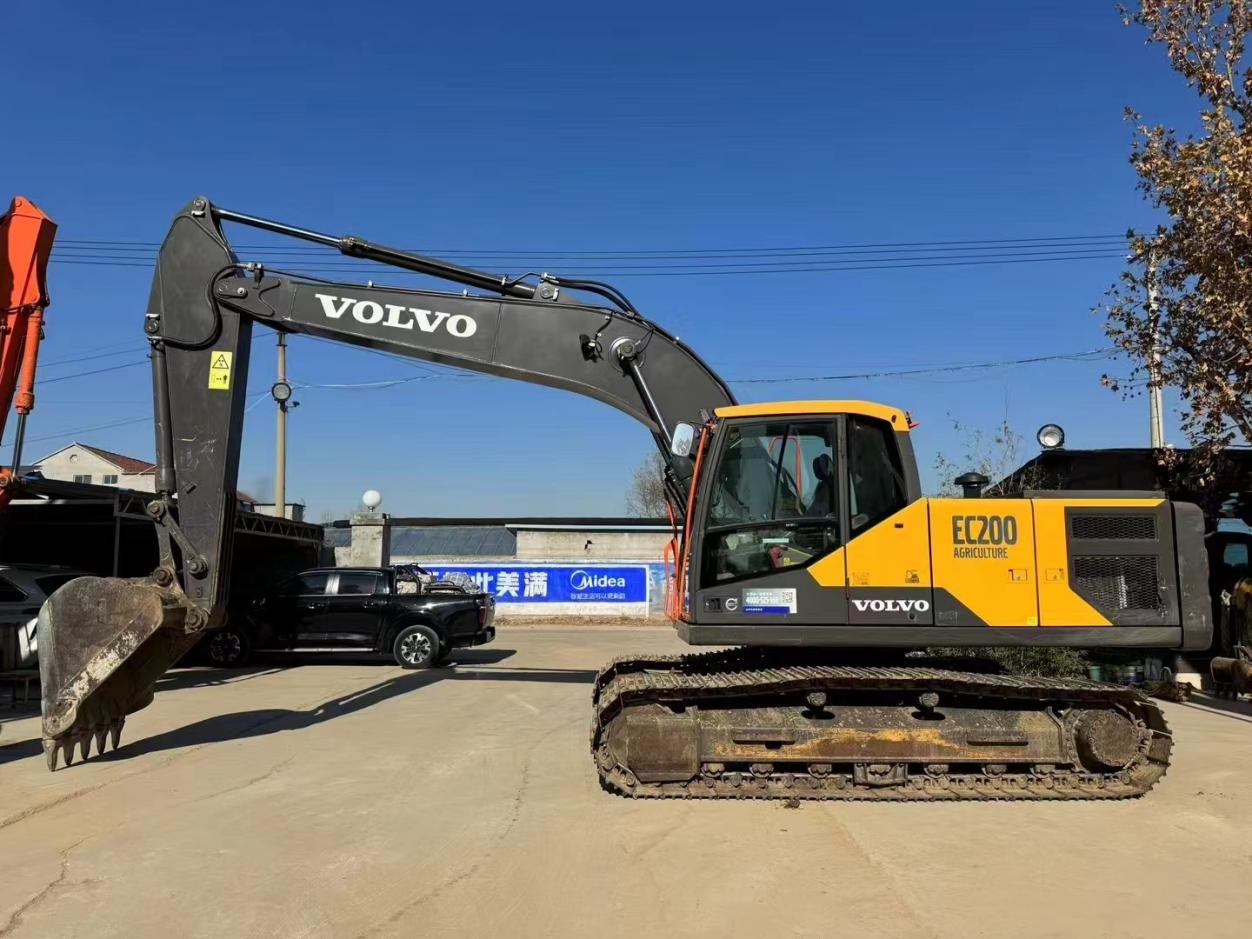 20Ton Used Excavator Volvo Ec200 Machine with Bucket capacity 0.85 m³