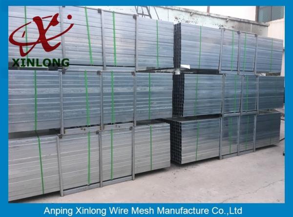 Various Type Steel Fencing Posts , Green Metal Fence Posts XL-POST