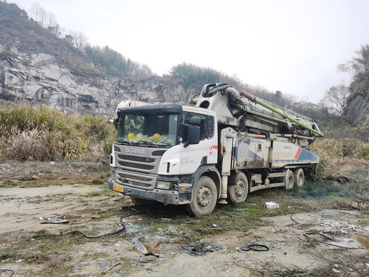 Used/Old Construction Equipment 53M Concrete Pump