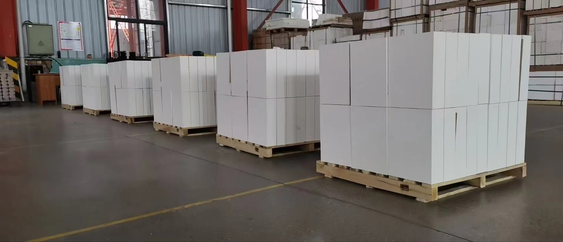 Firebrick Showcases High Density Zircon Mullite Refractory Brick for Glass Furnace