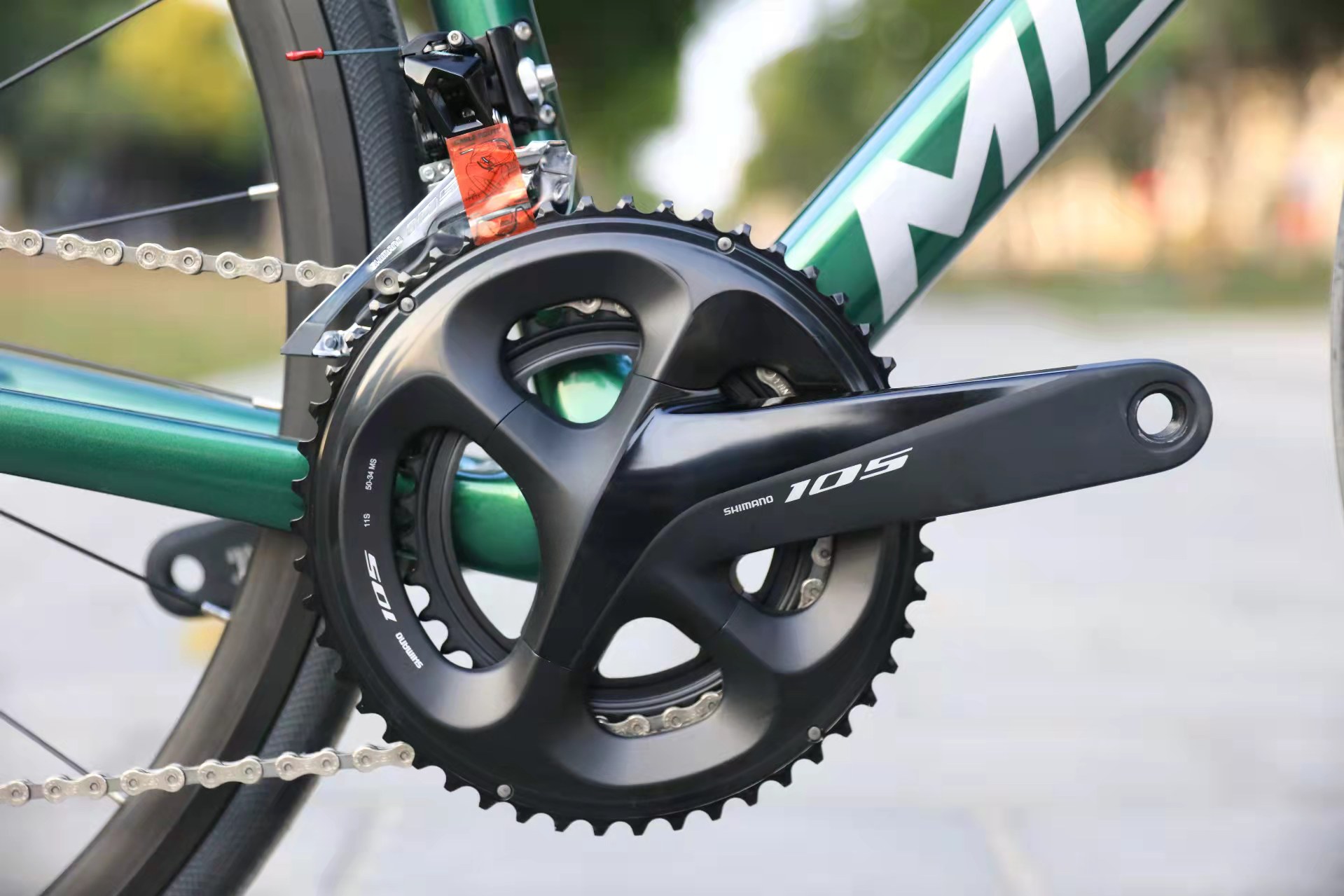 Carbon Fibre Fork Material and Aluminum Alloy Rim Material 700c Road Bike Racing Bicycle