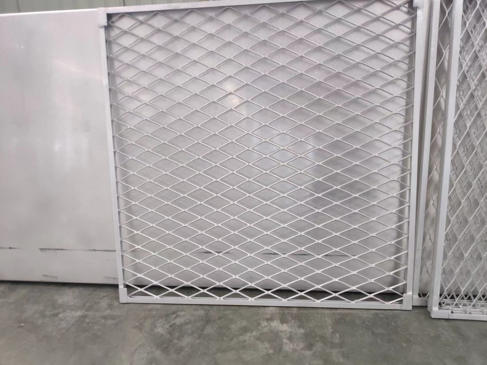 Standard Diamond Hole Aluminium Expanded Mesh For Ceiling System
