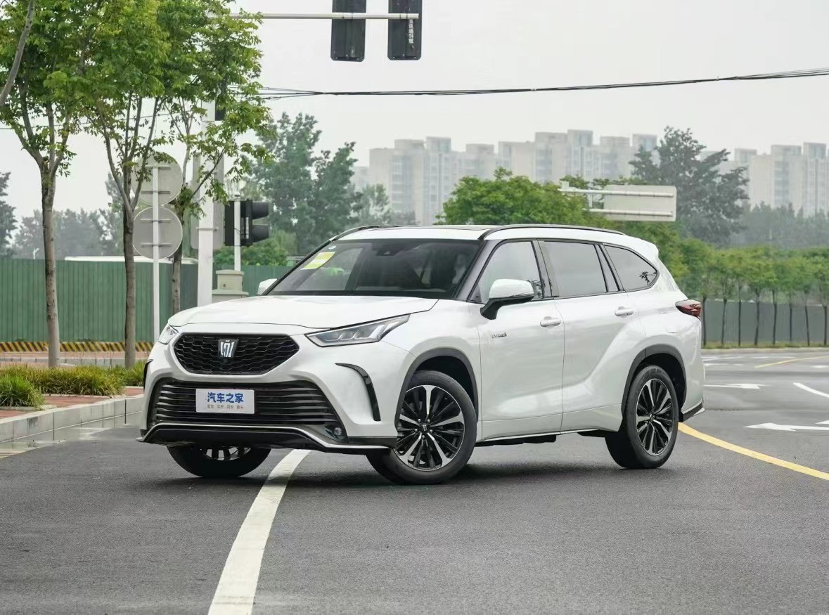 Toyota Crown Land Release Lufang Electric Car All Wheel Drive EV 155 mph Top Speed