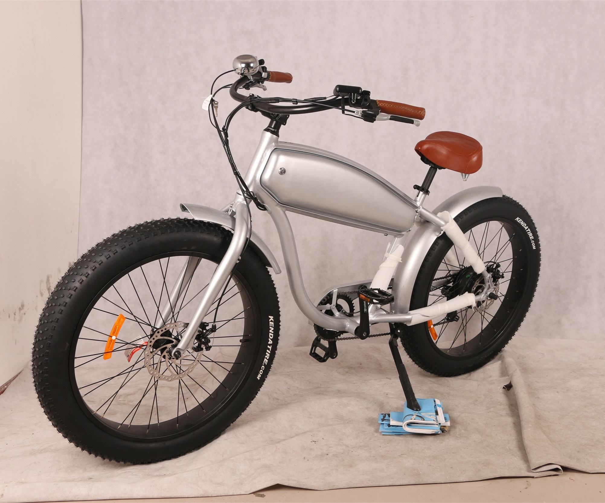 26 Inch Fat Tire Beach Cruiser Ebike 7 Speed Electric City Bike 48V 500W 750W 1000W Retro Electric Bike For Adults