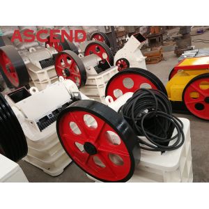 China Mobile Portable Jaw Stone Crusher Machine Small Diesel Engine Type on sale