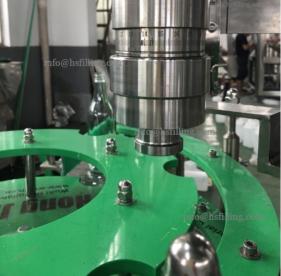 40 Bottles/Min Screw Capping Machine