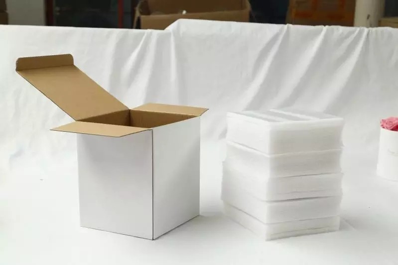 Factory Wholesale Valentine′s Day Gift Real Preserved Rose Flower in Gift Box for Decoration