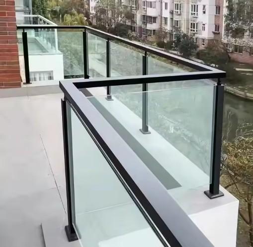 Staircase Balustrade Glass S.S 304 316 Aluminum Post Balcony Glass Railing