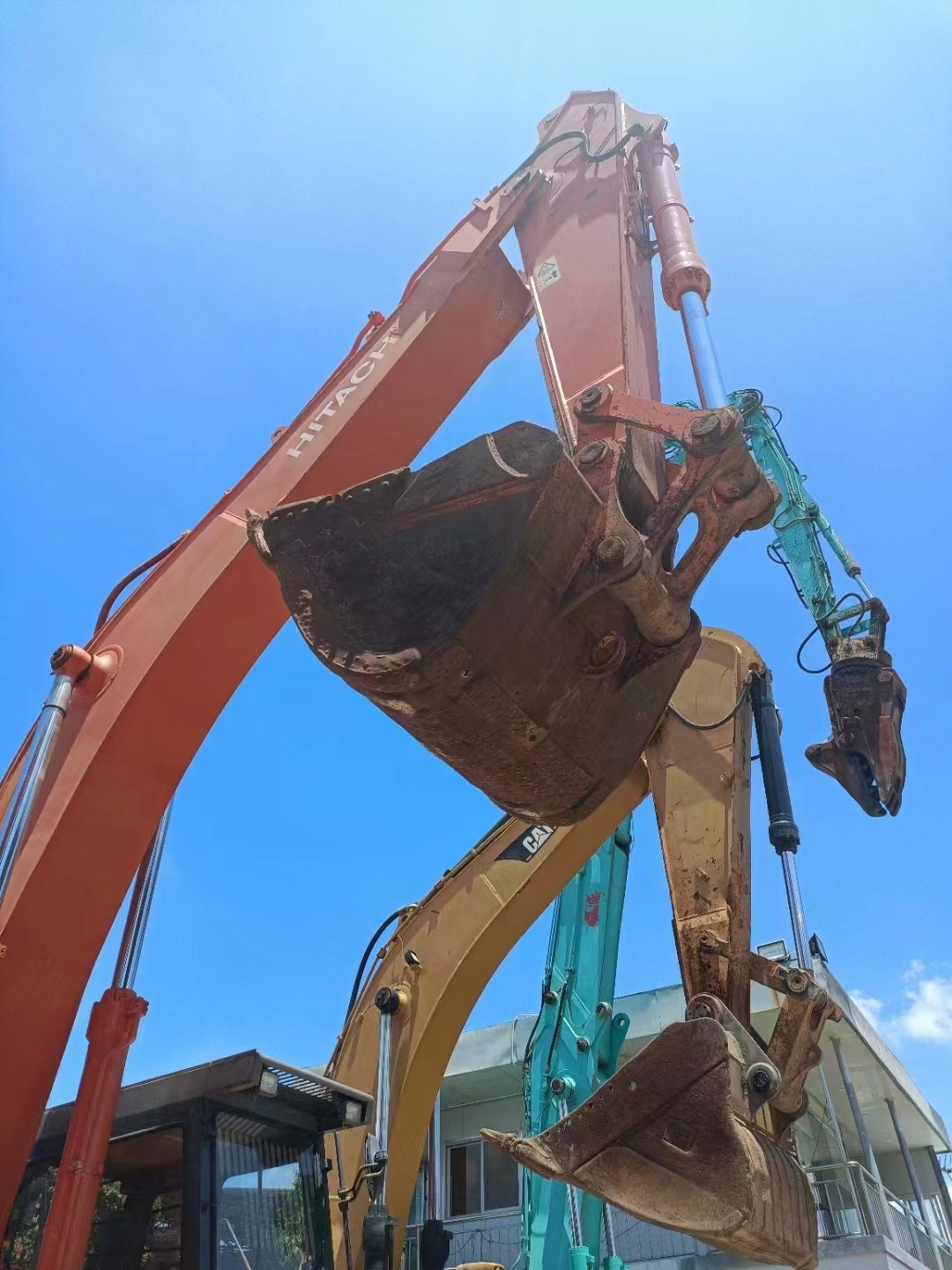 Hitachi Excavator Imported From Japan Hitachi ZX650H Tracked Excavator