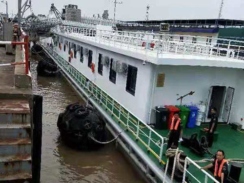 80KPa Rubber Wharf Yokohama Pneumatic Fender 1000mm To 6500mm Length
