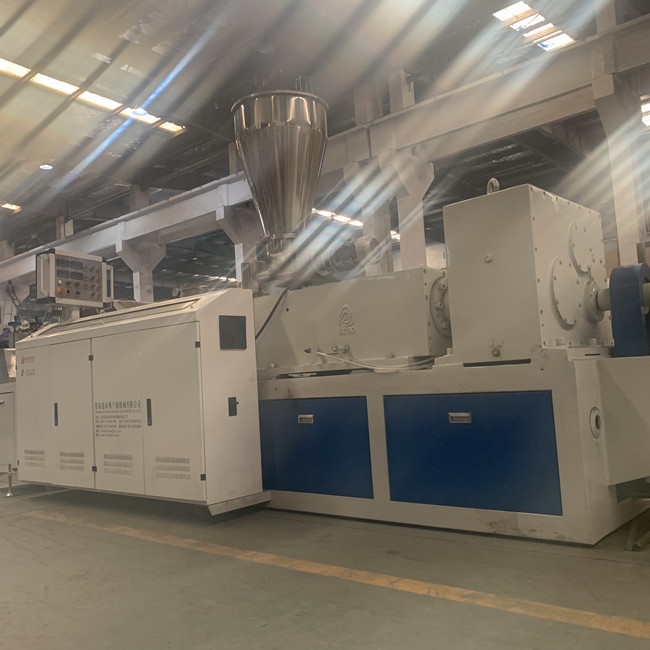 400kg/H Conical Twin Screw Plastic Extrusion Line