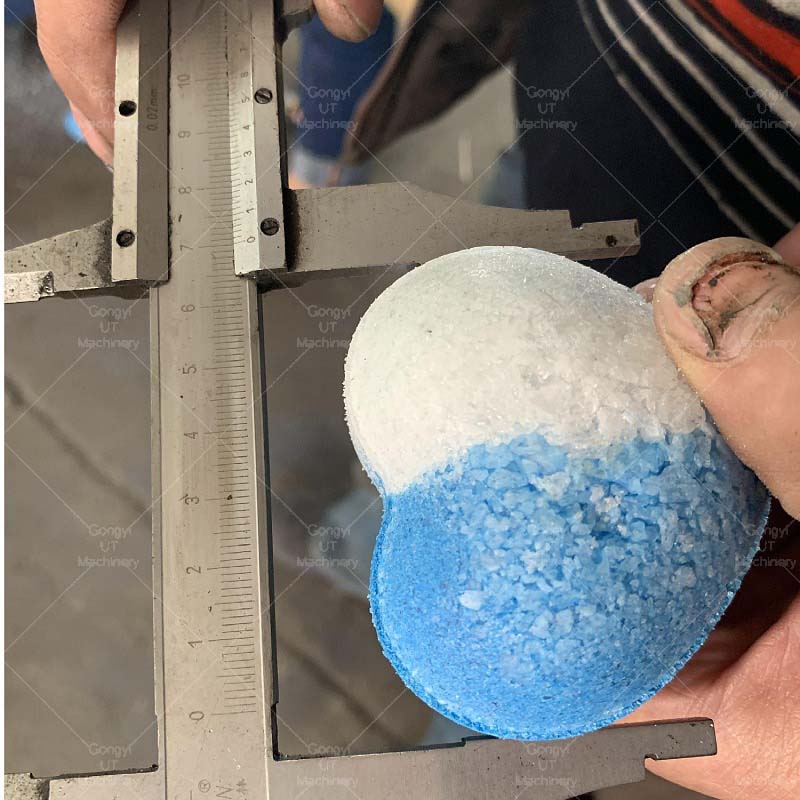 2024 Full Automatic Bath Bomb Salt Press Making Machine with Different Shapes in Russia