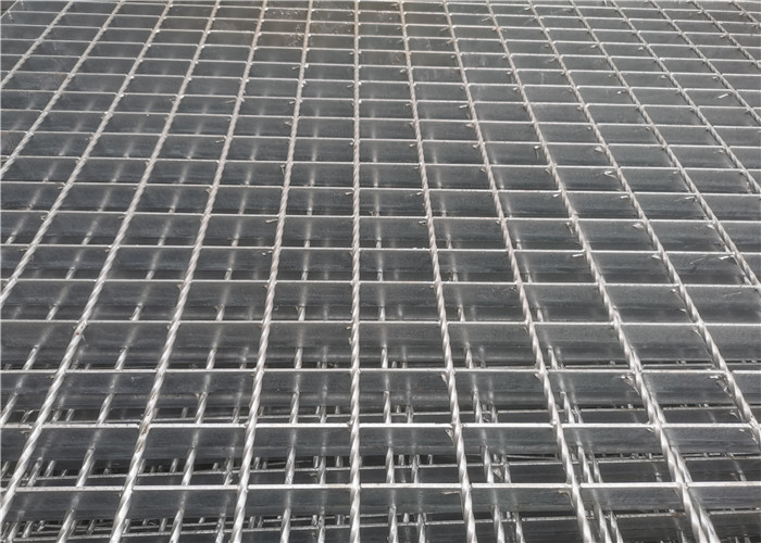 Serrated Stair Tread Platform Steel Grating Hot Dipped Galvanized 3X30