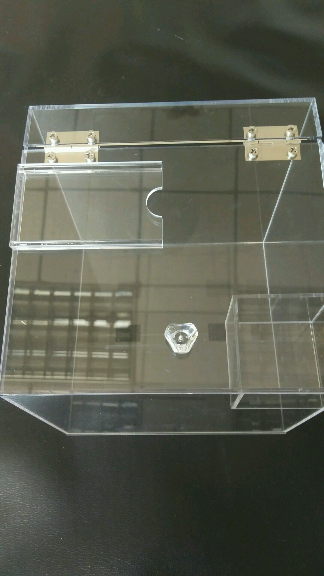 Acrylic Candy Box Candy Bin Candy Display Bulk Candy Display Case with Tag Holder for Retail Store or Supermarket