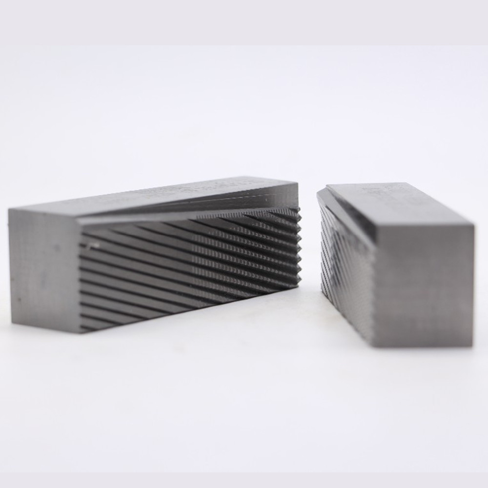 DC53 Flat Taptite Thread Rolling Dies 0.001mm Precision For Bolts Screws Making