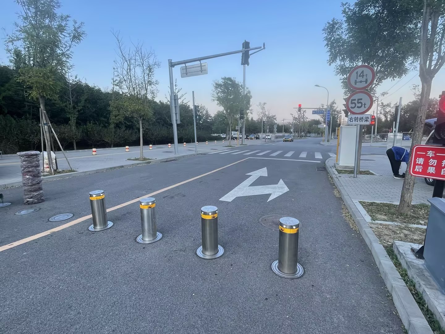 Anti Ram Hydraulic Retractable Bollards With Remote Control