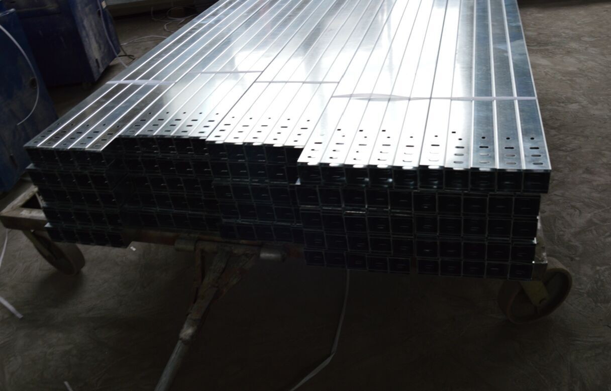 High Speed Widith adjustable Metal Galvanized steel Cable Tray roll forming Machine with Punching holes