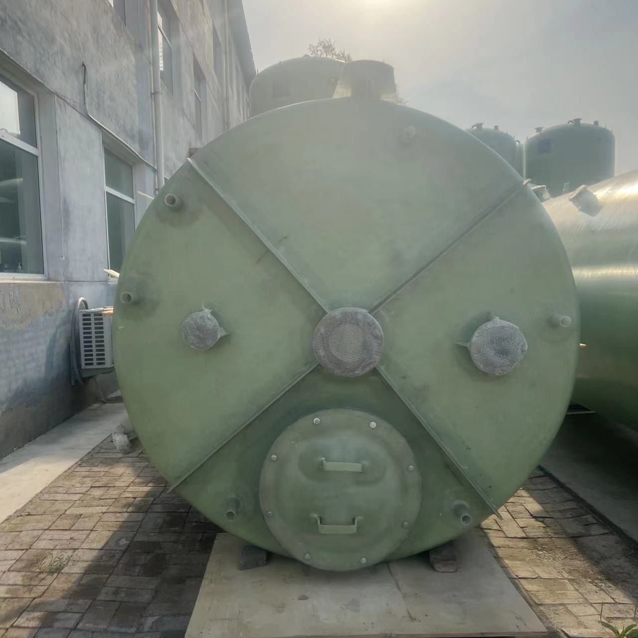 Round 2500mm FRP Chemical Mixing Tank High Strength Activated Carbon Deodorizer