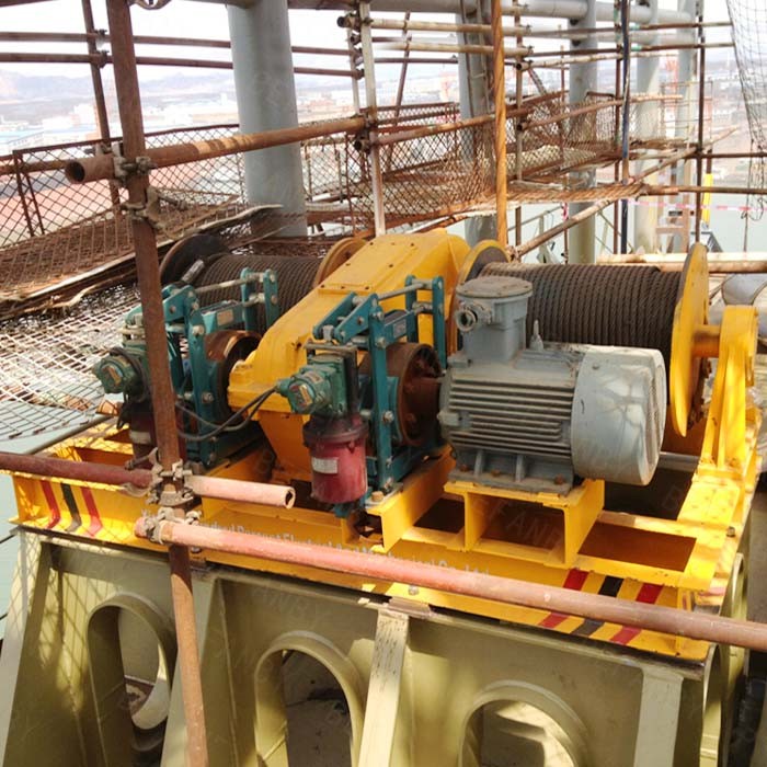 Towed Electric Wire Rope Winch , Construction Pulling Remote Control Winch