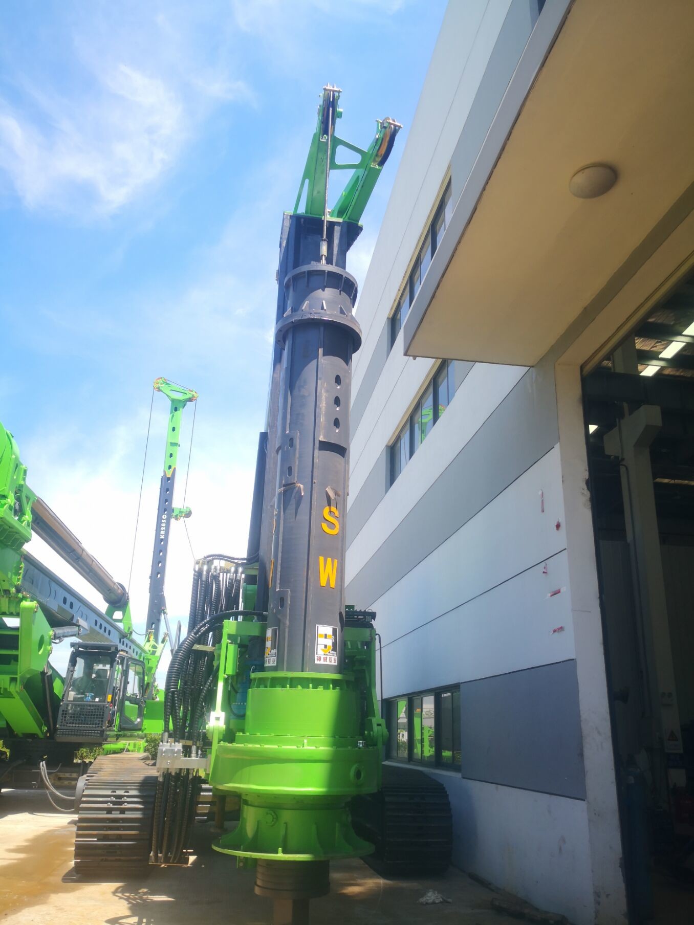 KR300D Rotary 220 KN Piling Rig Machine Rotation Speed 7-23 Rpm Max. drilling diameter 2200/2500 mm
