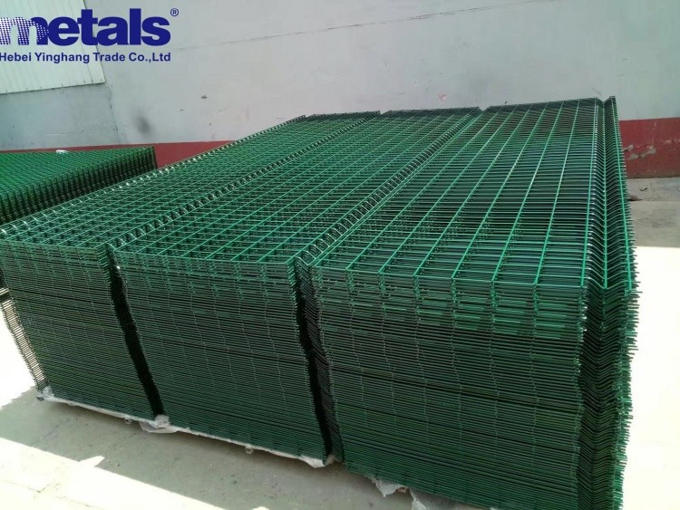 Durable Eco Friendly 3d Curved Wire Mesh Fence 3.0-6.0mm