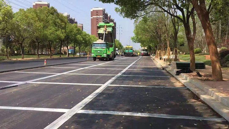 Repairing Asphalt Road Cracking with Butyl Seam Tape A Simple and Effective Solution