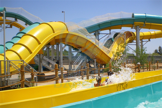 4 Lanes Extreme Aqualoop Water Slide Translucent Looping Water Slides