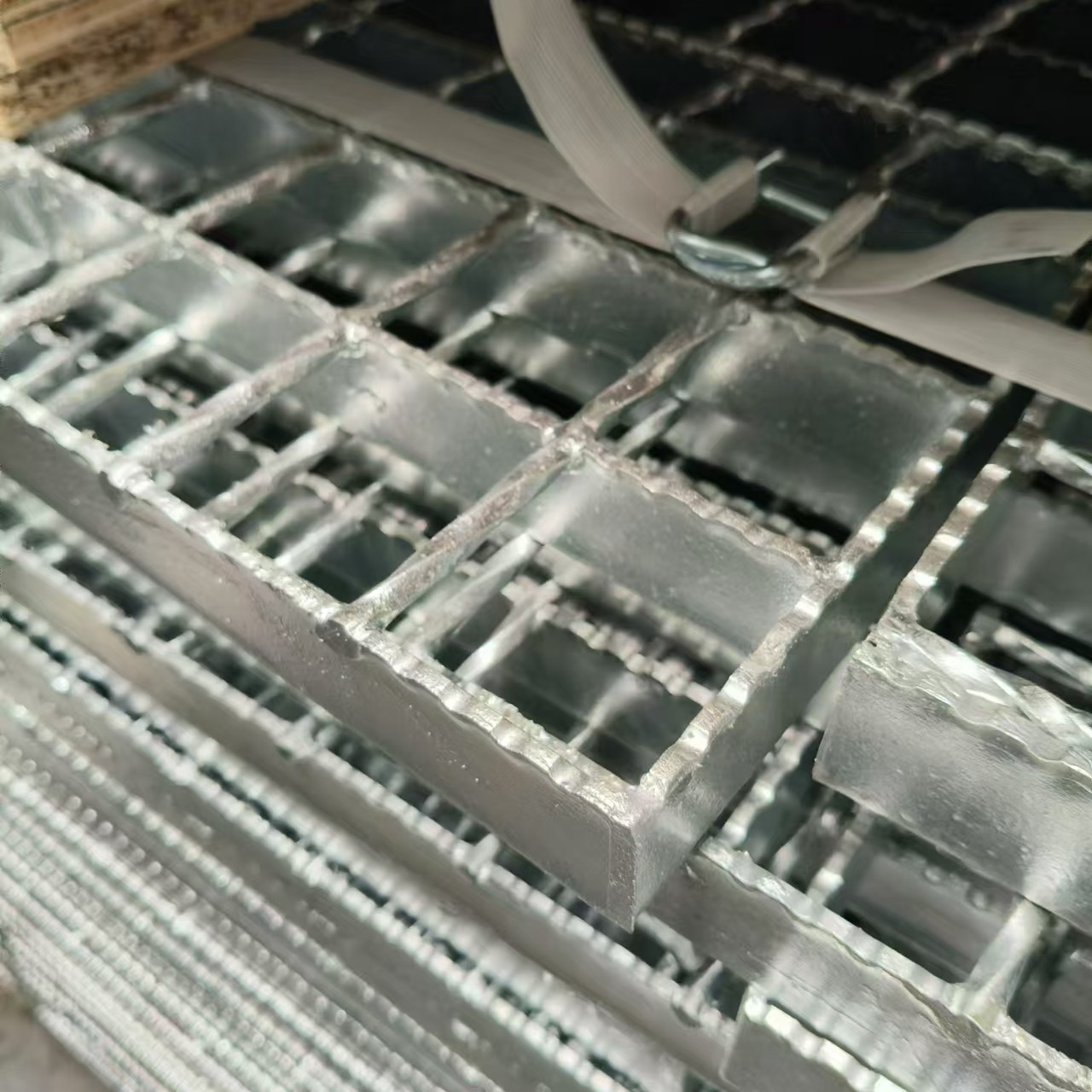 Heavy-Duty Steel Gratings: Built to Last and Withstand Heavy Loads