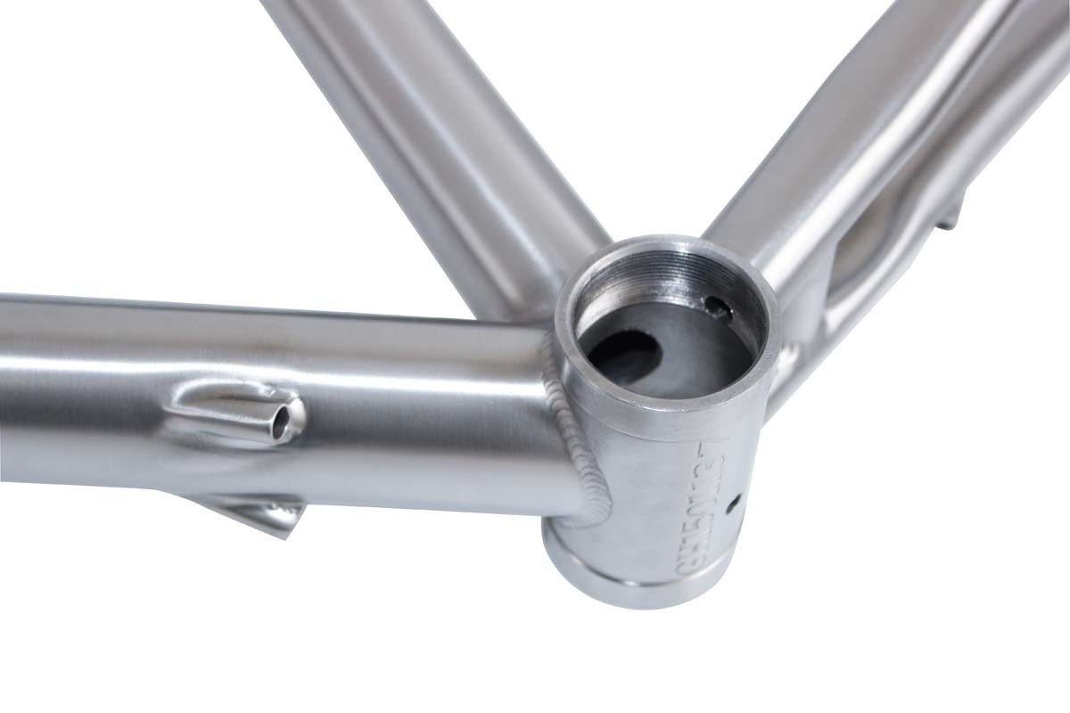 Antirust Titanium Road Bike Frame 130mm Inner Cable Routing Lightweight