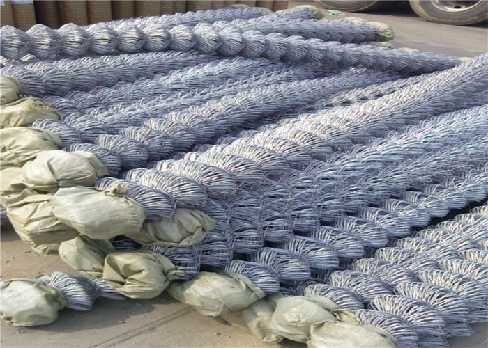Hot Dipped Galvanized Chain Link Fence Mesh 2.0-4.8mm For Sport Field