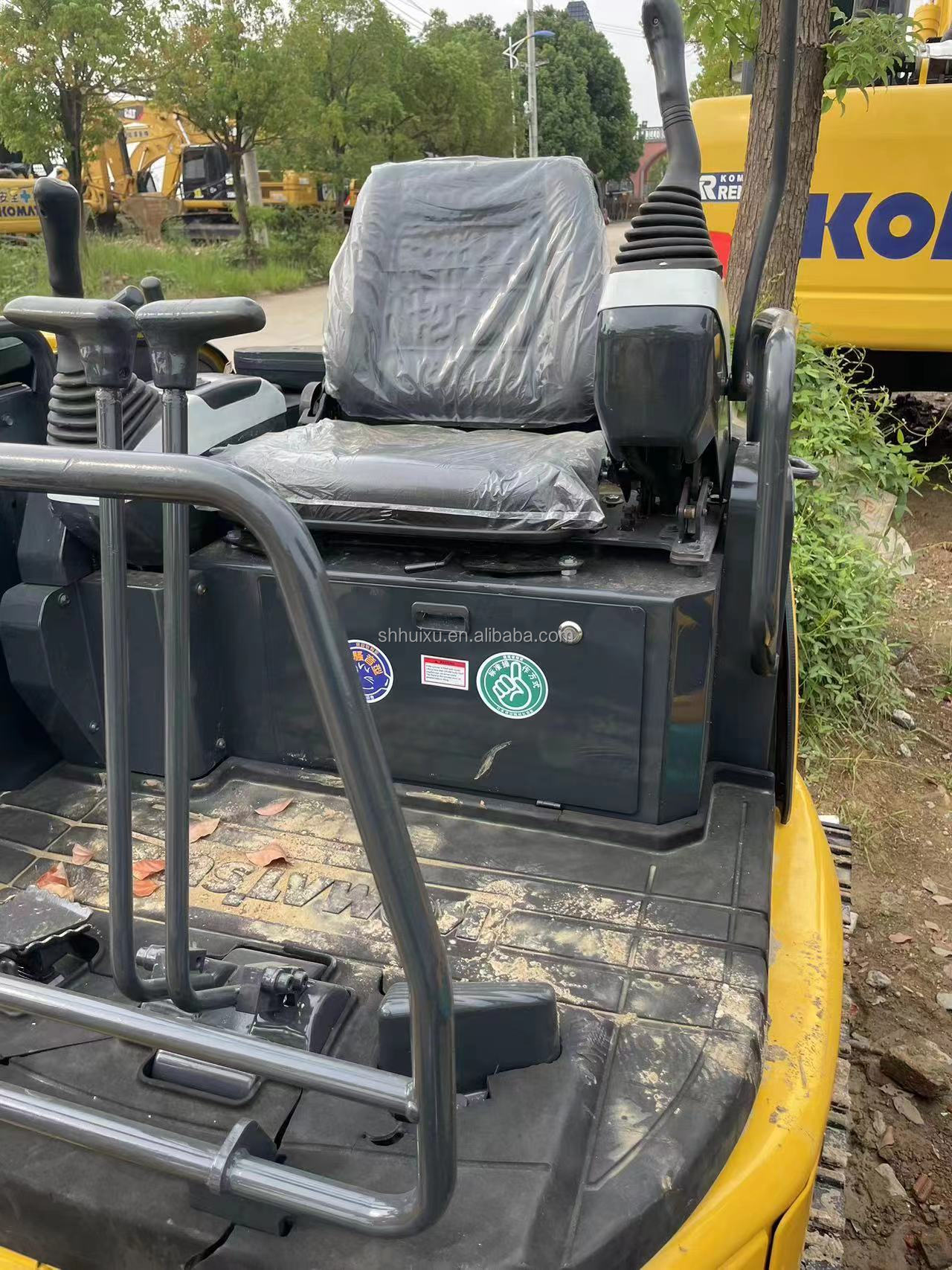 Used hydraulic crawler excavator komatsu30 ,second hand excavator KOMATSU30 good quality with cheap price for sale