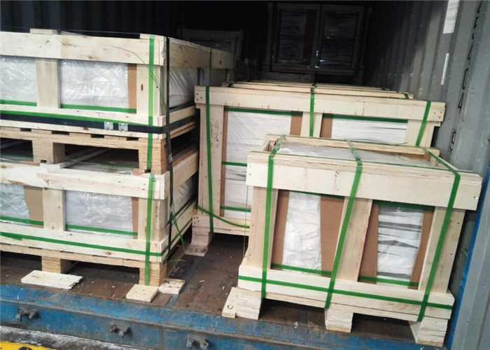 High Transmittance Low Iron Tempered Glass 3.2mm / 4mm Thickness Waterproof