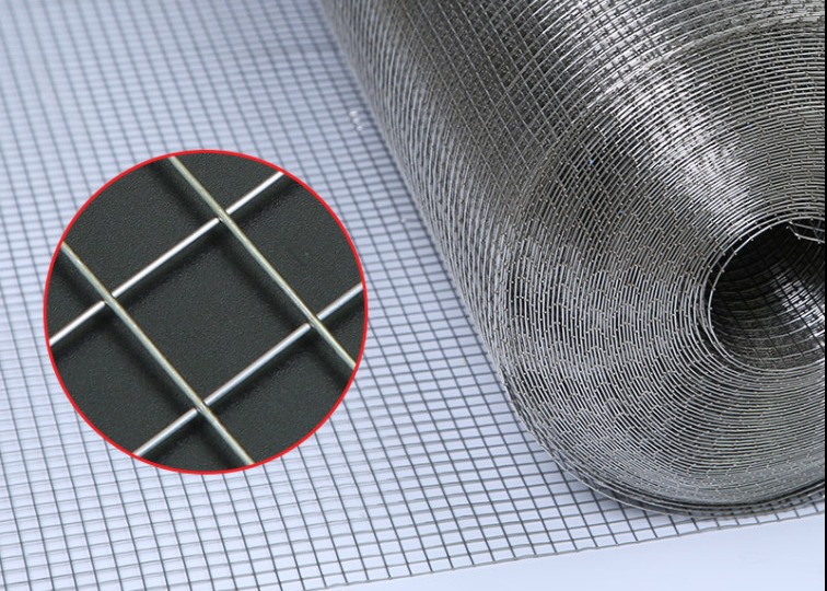 1x1in 3x3cm Galvanized Iron Welded Wire Mesh Roll For Netting